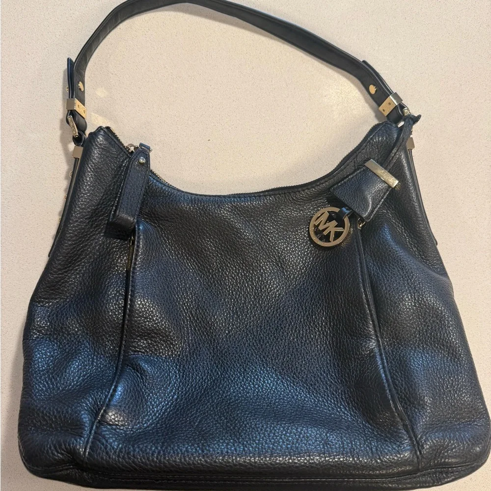 Multiple brands/purses - Picture 2 of 11